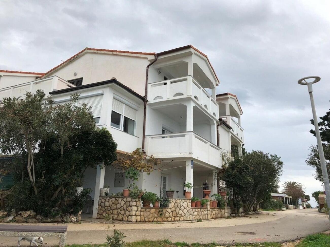 Apartments Milja - 10 M From Sea Mandre Exterior photo