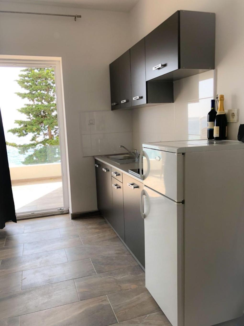 Apartments Milja - 10 M From Sea Mandre Exterior photo