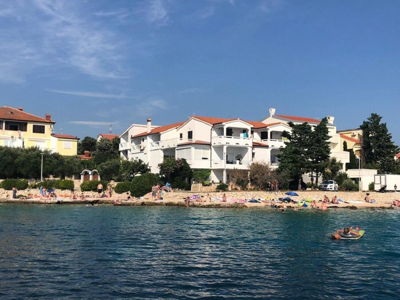 Apartments Milja - 10 M From Sea Mandre Exterior photo